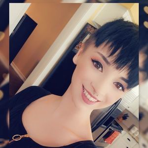 Meet your Posher, Kira